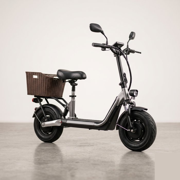 Scooter elétrica com assento para mobilidade urbana e entrega
