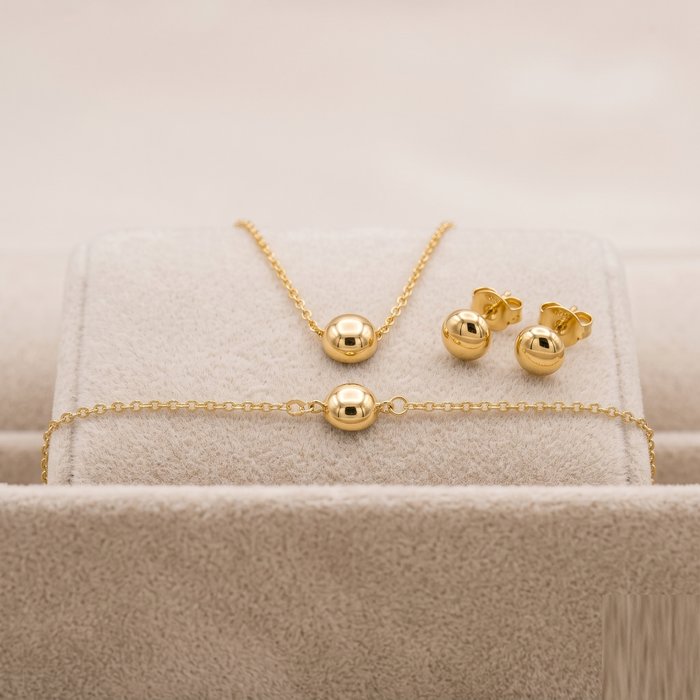 Conjunto de semijoia banhado a ouro combinando colar, brinco e pulseira